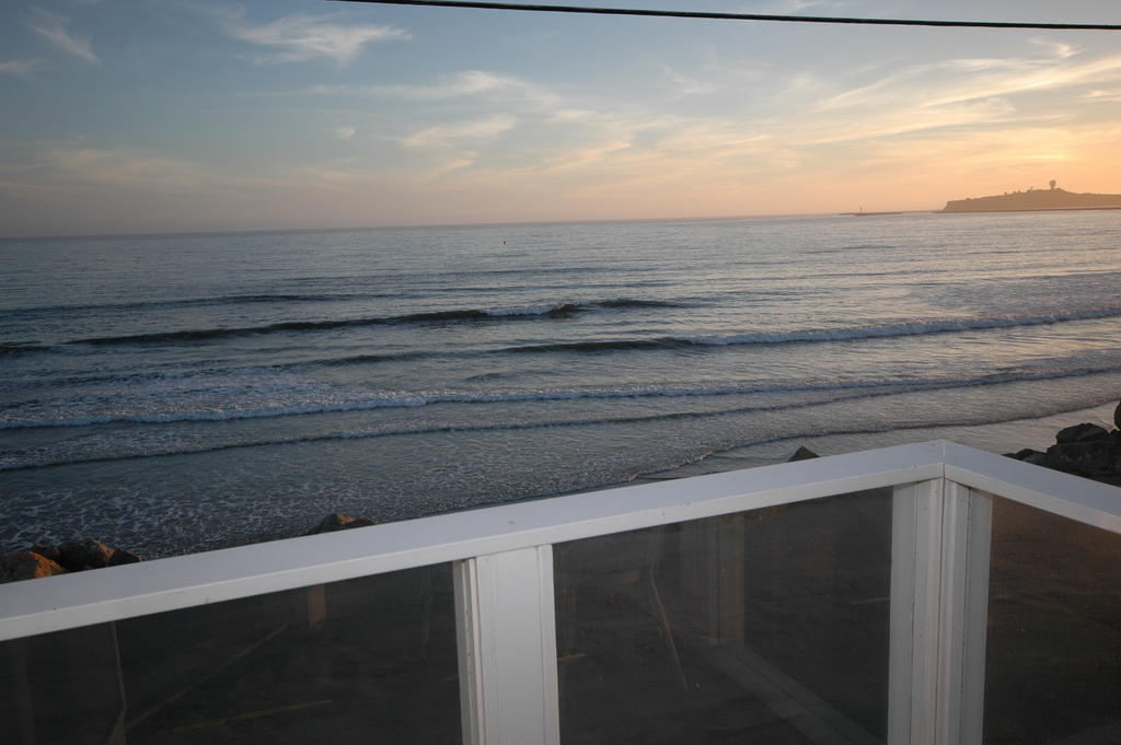 The Oceanfront Stay On Miramarbeach Hmb El Granada Room photo