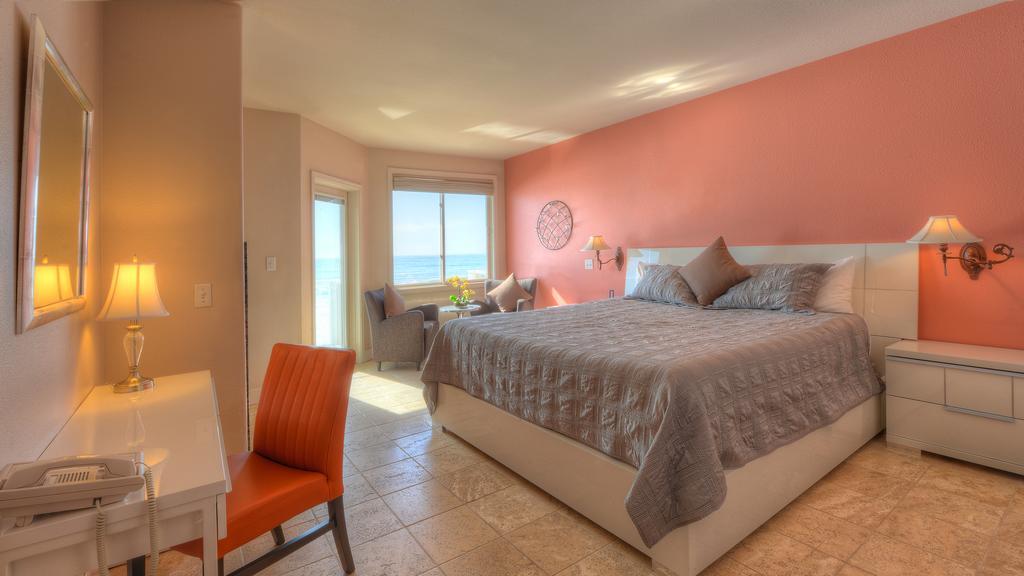The Oceanfront Stay On Miramarbeach Hmb El Granada Exterior photo