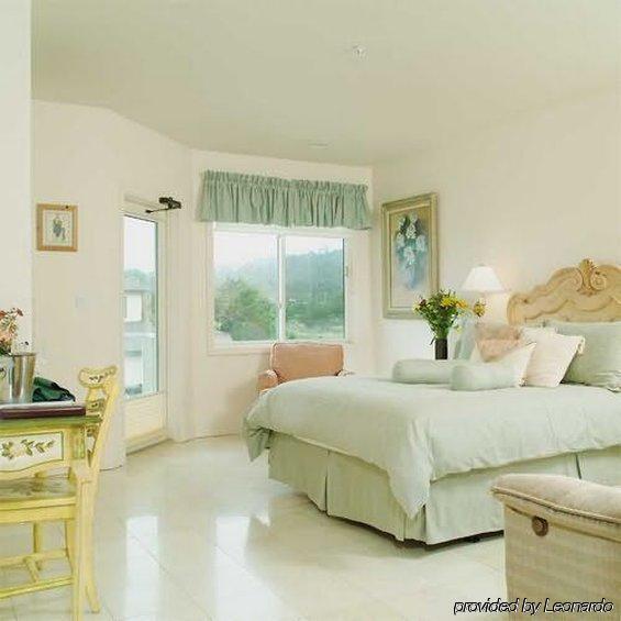 The Oceanfront Stay On Miramarbeach Hmb El Granada Room photo