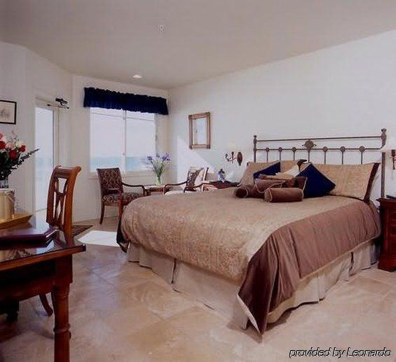 The Oceanfront Stay On Miramarbeach Hmb El Granada Room photo
